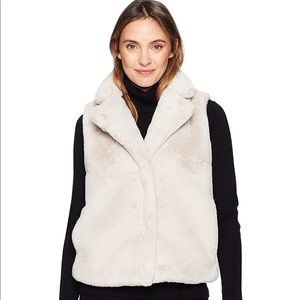 Women’s Ellen Tracy High Collar Faux Fur Vest Med